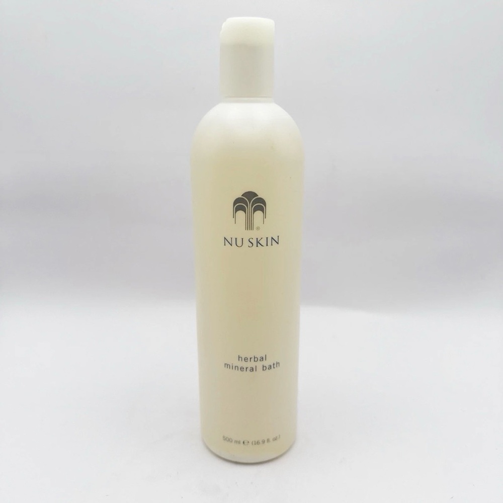 Nu Skin Herbal Mineral Bath 16.9 Fl Oz. 500mL. NEW Old Stock